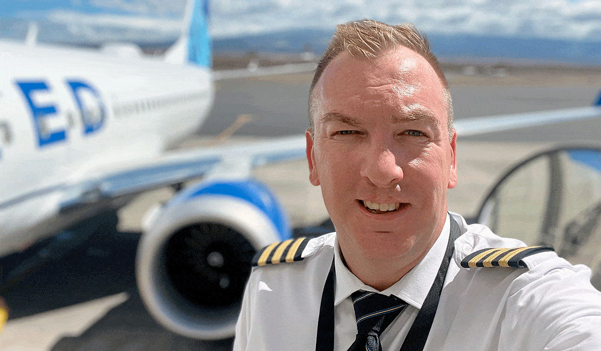 David's Coffee Break outside the 737 Flight Deck